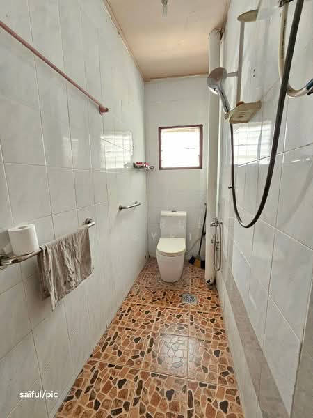 Rumah Teres 2 Tingkat untuk Dijual di Seksyen 25 (Shah Alam) - Amirul Nasyriq - Bathroom - PropertyGuru.com.my