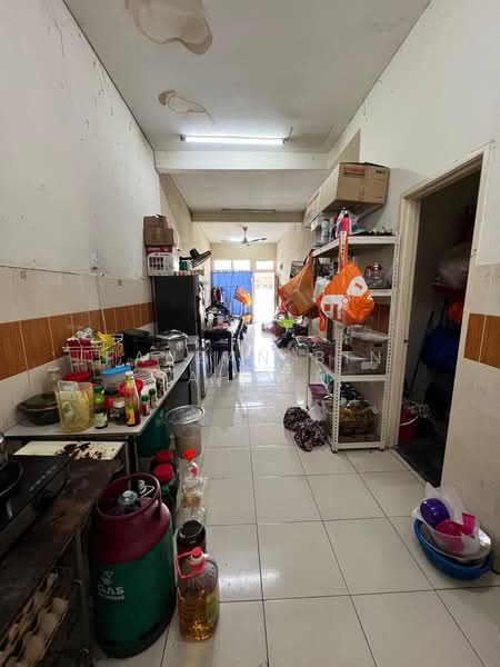 1-storey Terraced House for Sale in Bandar Saujana Putra (Tanjong Duabelas) - Fauzan bin Sahrom - Kitchen - PropertyGuru.com.my