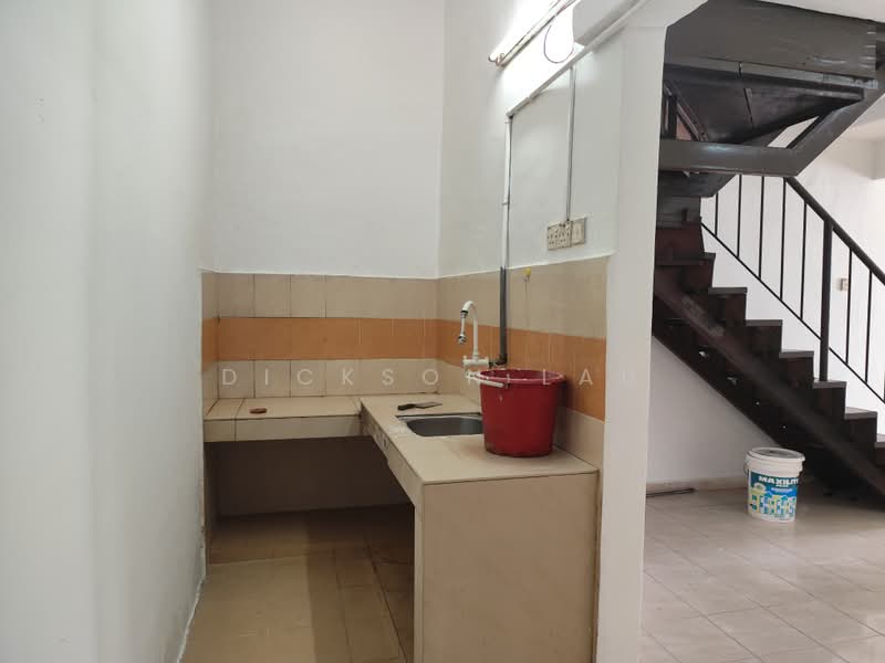 Rumah Teres 2.5-Tingkat untuk Dijual di Taman Sri Sinar (Segambut) - Dickson Lau - Kitchen - PropertyGuru.com.my