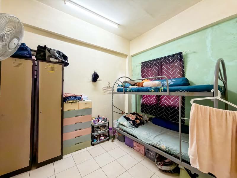 Pangsapuri untuk Dijual di Pangsapuri Sri Angkasa - Amzar Faiz - Bedroom - PropertyGuru.com.my