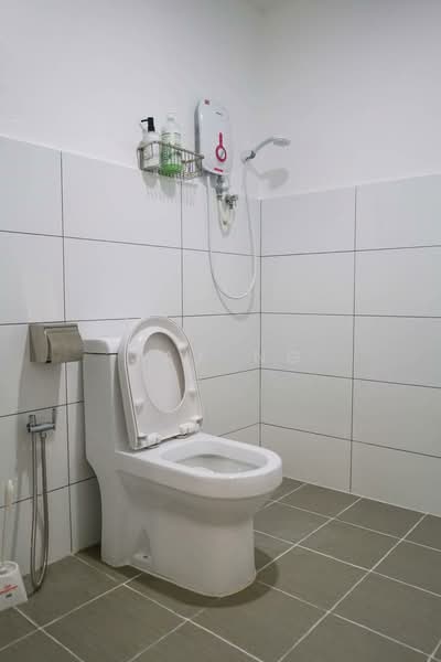 Kedai / Pejabat untuk Dijual di George Town (Penang) - Max Ng - Bathroom - PropertyGuru.com.my