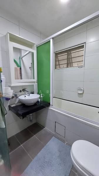 Kondominium untuk Dijual di Subang Parkhomes - Karen Yoon Yoon - Bathroom - PropertyGuru.com.my