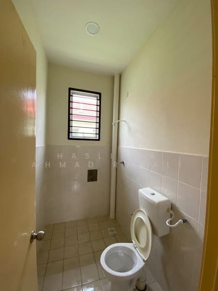 Bungalow for Rent in Mahkota Hills (Lenggeng) - Haslinda Ahmad Razali - Bathroom - PropertyGuru.com.my