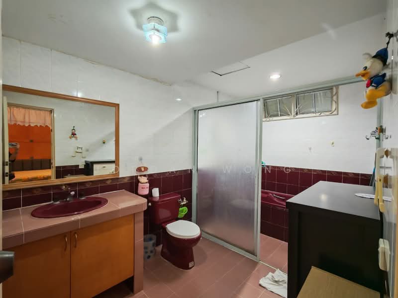 2-storey Terraced House for Rent in Taman Pelangi (Johor Bahru) - Jordan Wong - Bathroom - PropertyGuru.com.my