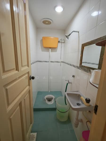 2-storey Terraced House for Rent in Taman Pelangi (Johor Bahru) - Jordan Wong - Bathroom - PropertyGuru.com.my