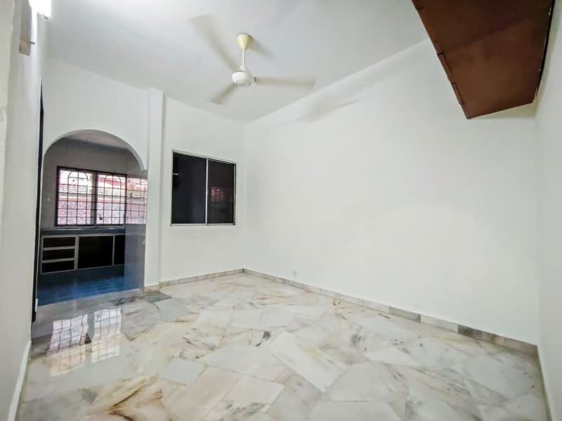 2-storey Terraced House for Sale in Bandar Bukit Puchong (Puchong) - Zaty Jasmin - Kitchen - PropertyGuru.com.my