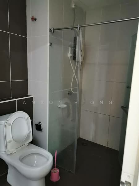 Servis Apartment untuk Disewa di The Garden Residences - Anson Hiong - Bathroom - PropertyGuru.com.my