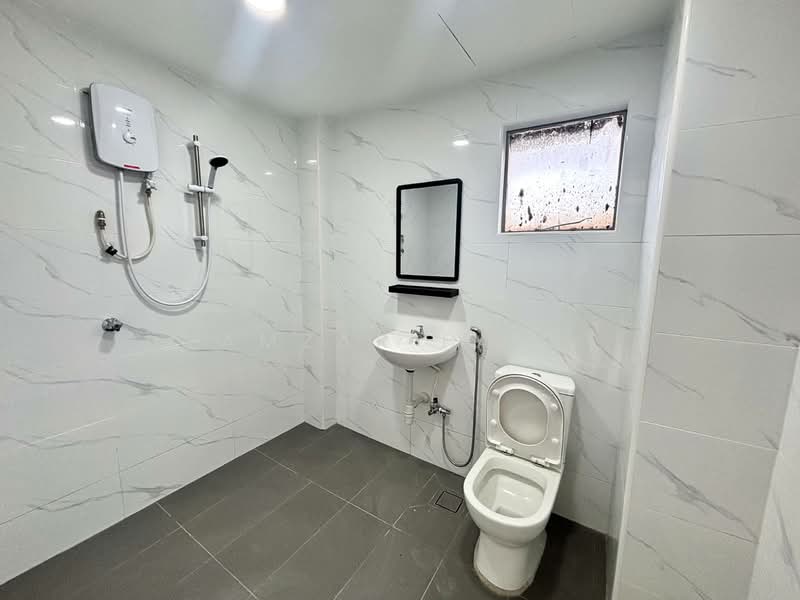 Condominium for Sale at Subang Ville Aman Luxury Condominiums - Amzar Faiz - Bathroom - PropertyGuru.com.my