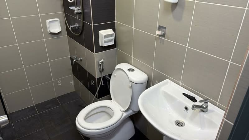 Pangsapuri untuk Disewa di Bayu Angkasa - Shirley Pang - Bathroom - PropertyGuru.com.my