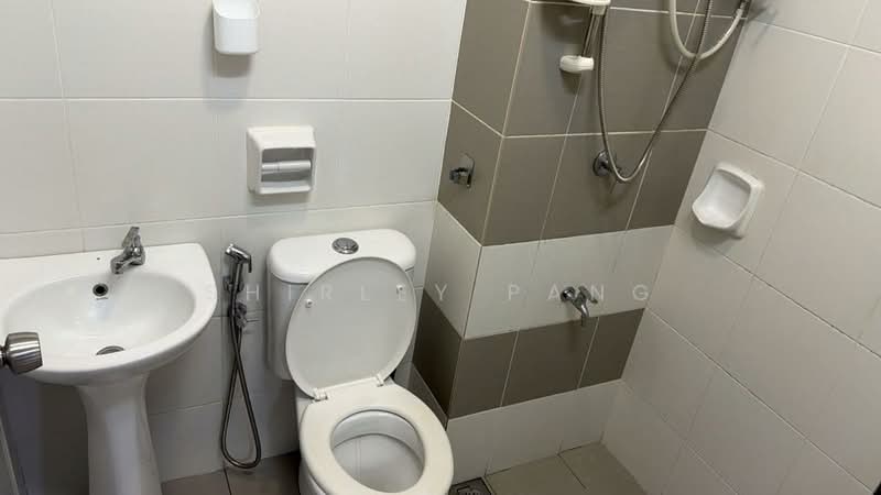 Pangsapuri untuk Disewa di Bayu Angkasa - Shirley Pang - Bathroom - PropertyGuru.com.my