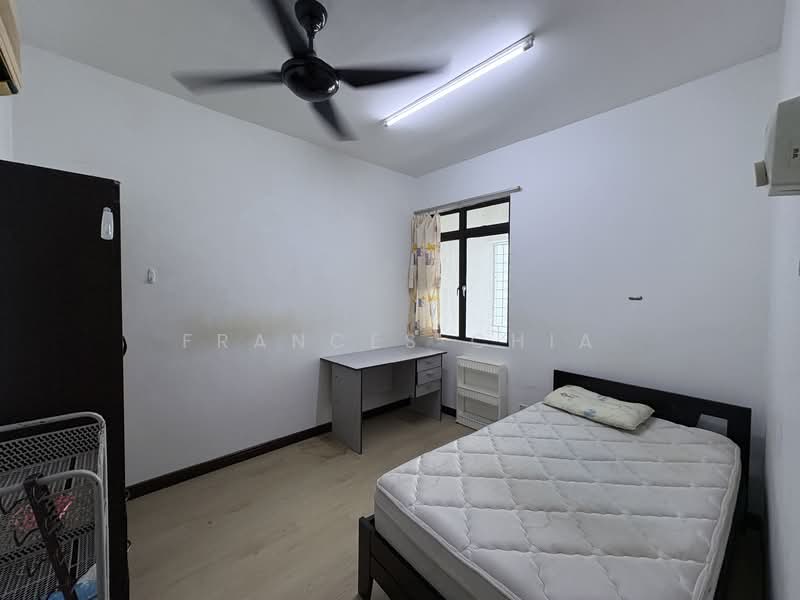Kondominium untuk Dijual di Vista Komanwel B - Frances Chia - Bedroom - PropertyGuru.com.my