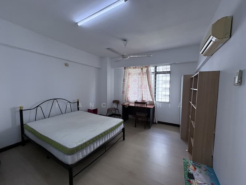Kondominium untuk Dijual di Vista Komanwel B - Frances Chia - Bedroom - PropertyGuru.com.my