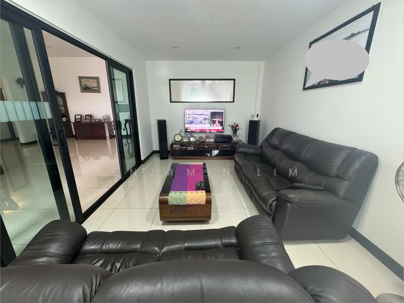 Semi-Detached House for Sale in Taman Sri Tebrau (Johor Bahru) - Benjamin Lim - Living Room - PropertyGuru.com.my