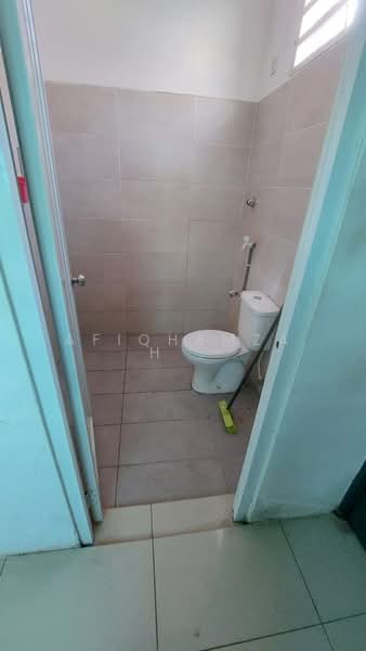 1-storey Terraced House for Rent in Taman Desa Ara (Tasek Gelugor) - AfiqHamzah . - Bathroom - PropertyGuru.com.my