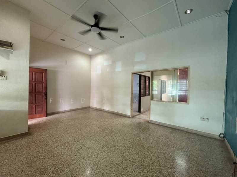 Rumah Teres 1 Tingkat untuk Disewa di Taman Kepong (Kepong) - Frederick Tan - Living Room - PropertyGuru.com.my