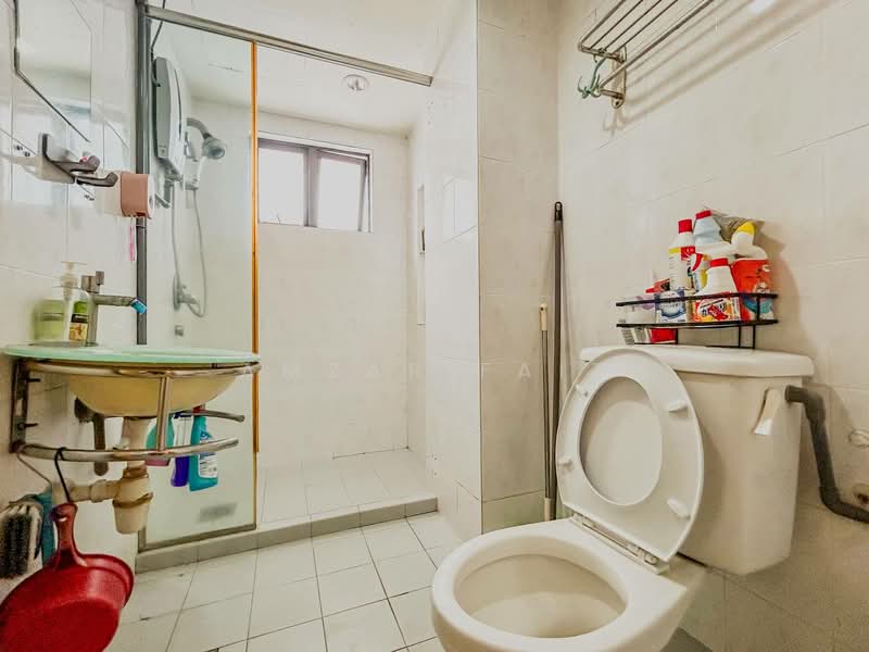 Condominium for Sale at Vista Komanwel A - Amzar Faiz - Bathroom - PropertyGuru.com.my