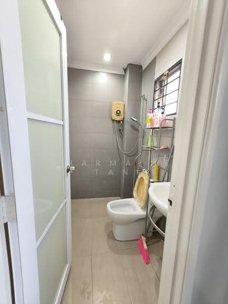 Rumah Teres 2-Tingkat untuk Dijual di Taman Segar Perdana (Cheras) - Charmaine Tan - Bathroom - PropertyGuru.com.my