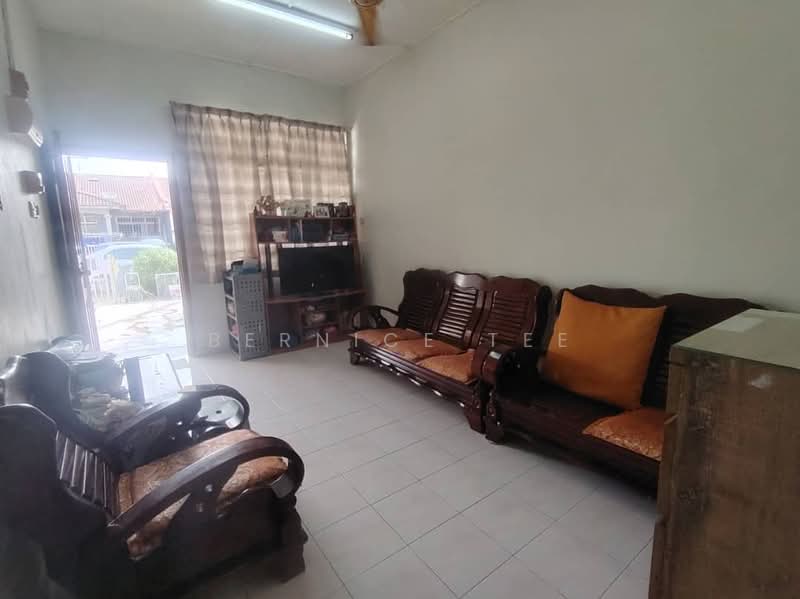 Rumah Teres 1 Tingkat untuk Dijual di Kota Masai (Pasir Gudang) - Bernice Tee - Living Room - PropertyGuru.com.my