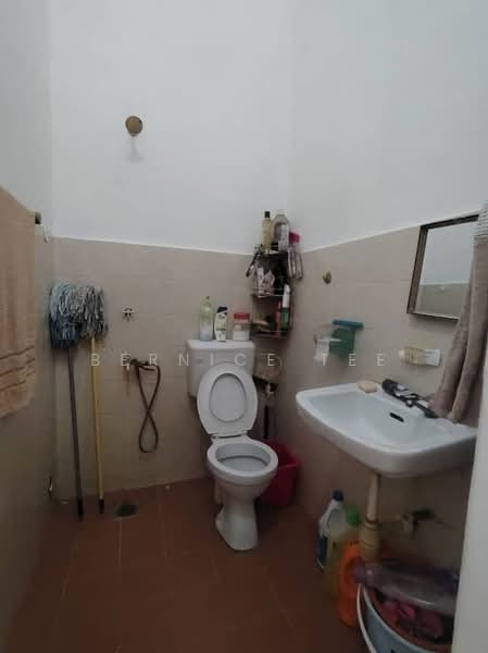 Rumah Teres 1 Tingkat untuk Dijual di Kota Masai (Pasir Gudang) - Bernice Tee - Bathroom - PropertyGuru.com.my