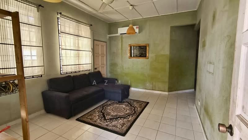 1-storey Terraced House for Sale in Kajang (Selangor) - Azmi . - Living Room - PropertyGuru.com.my