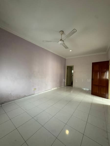 2-storey Terraced House for Sale in Johor Bahru (Johor) - Benjamin Lim - Living Room - PropertyGuru.com.my