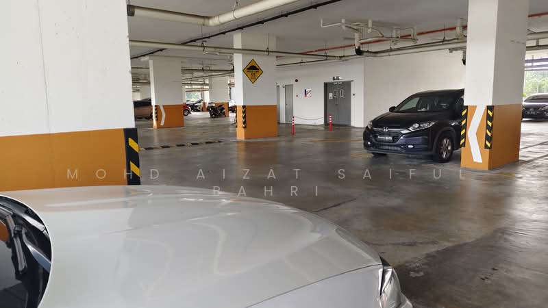 Kondominium untuk Dijual di Residensi Zamrud - Mohd Aizat Saiful Bahri - Car Park - PropertyGuru.com.my
