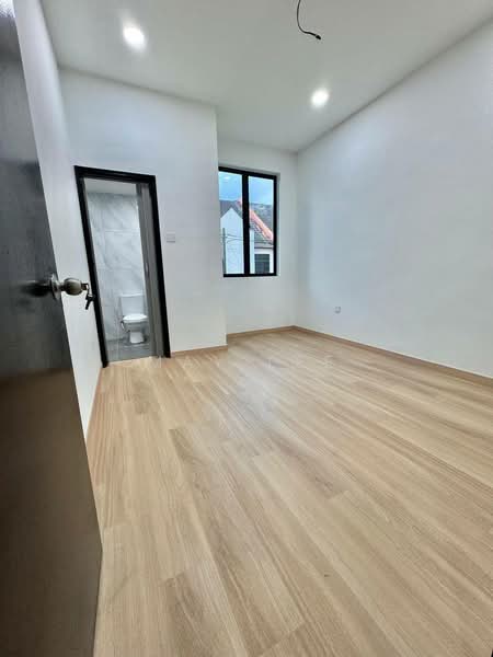 2-storey Terraced House for Sale in Bandar Baru Permas Jaya (Permas Jaya) - May Lee - Interior - PropertyGuru.com.my