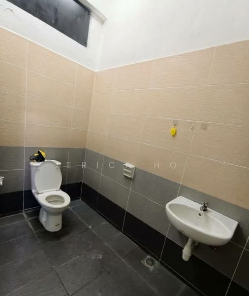 Kilang untuk Disewa di Bandar Indahpura (Kulai) - Erica Ho - Bathroom - PropertyGuru.com.my