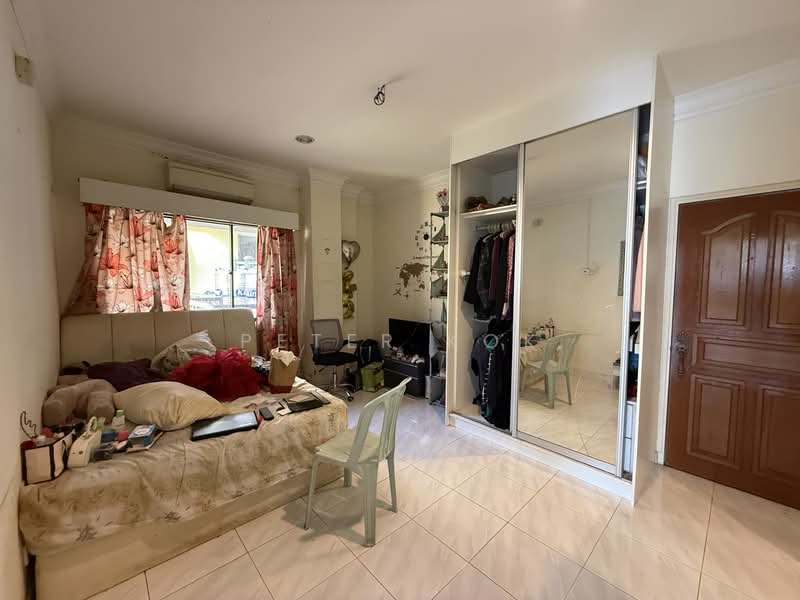 Kondominium untuk Dijual di Sri Manja Court - Peter Kok - Bedroom 2 @ Level 2  - PropertyGuru.com.my