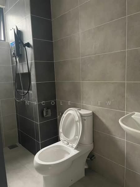 Servis Apartment untuk Disewa di Aston Acacia - Nicole Liew - Bathroom - PropertyGuru.com.my
