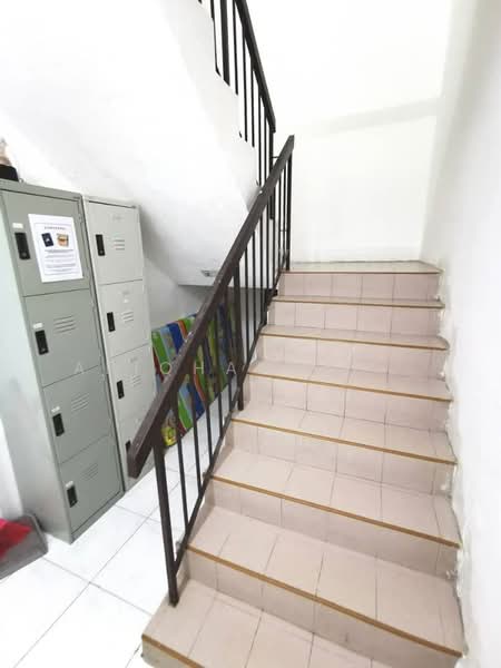 Rumah Teres 2 Tingkat untuk Disewa di Taman Kasawari (Simpang Ampat) - AfiqHamzah . - Stairs - PropertyGuru.com.my