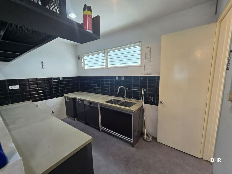 Rumah Teres 2.5 Tingkat untuk Dijual di Bandar Teknologi Kajang (Kajang) - Nurashekin . - Kitchen - PropertyGuru.com.my