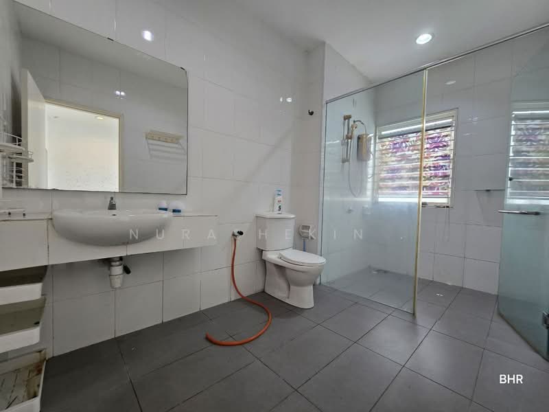 Rumah Teres 2.5 Tingkat untuk Dijual di Bandar Teknologi Kajang (Kajang) - Nurashekin . - Bathroom - PropertyGuru.com.my