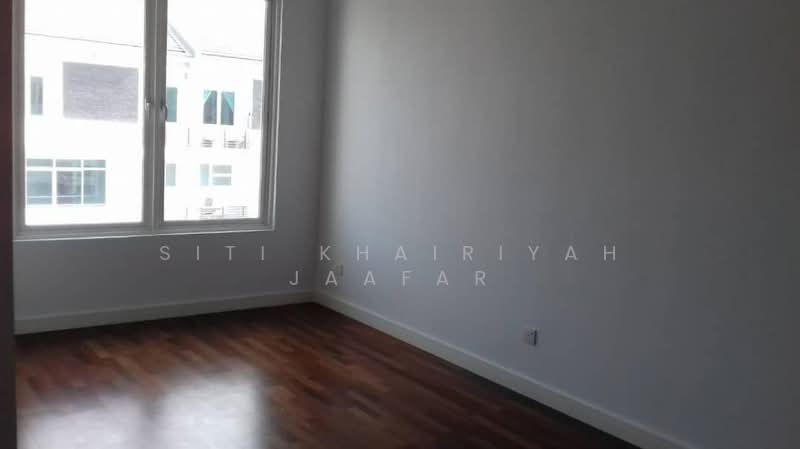 Rumah Teres 3 Tingkat untuk Dijual di Bukit Jelutong (Shah Alam) - SITI KHAIRIYAH JAAFAR - PropertyGuru.com.my
