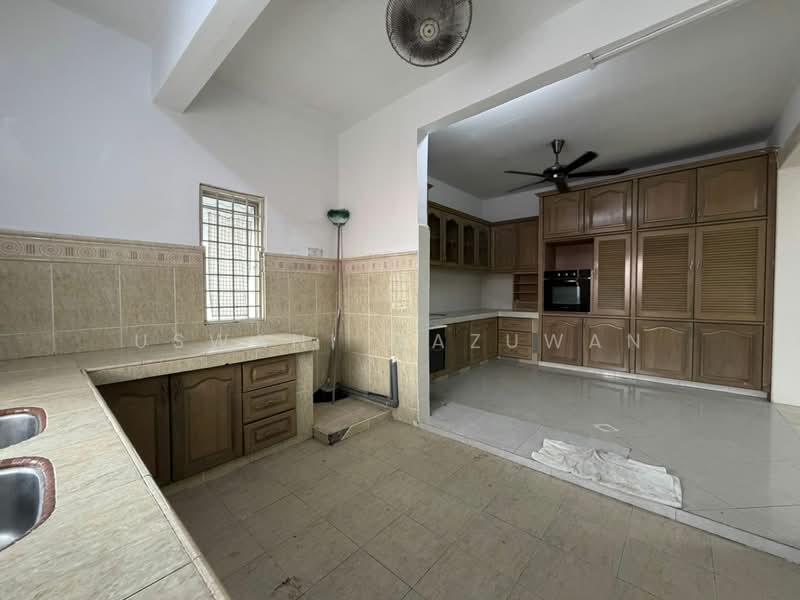 2-storey Terraced House for Sale in Taman Saujana Impian (Kajang) - Uswani Mazuwan - Kitchen - PropertyGuru.com.my