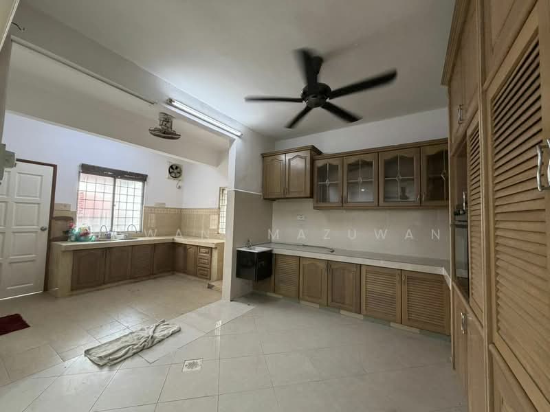 2-storey Terraced House for Sale in Taman Saujana Impian (Kajang) - Uswani Mazuwan - Kitchen - PropertyGuru.com.my
