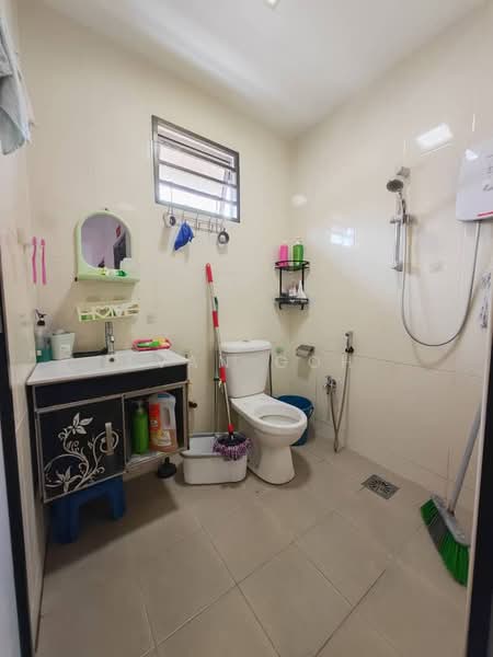 2-storey Terraced House for Sale in Taman Tasik Puchong (Puchong) - Evan Goh - Bathroom - PropertyGuru.com.my