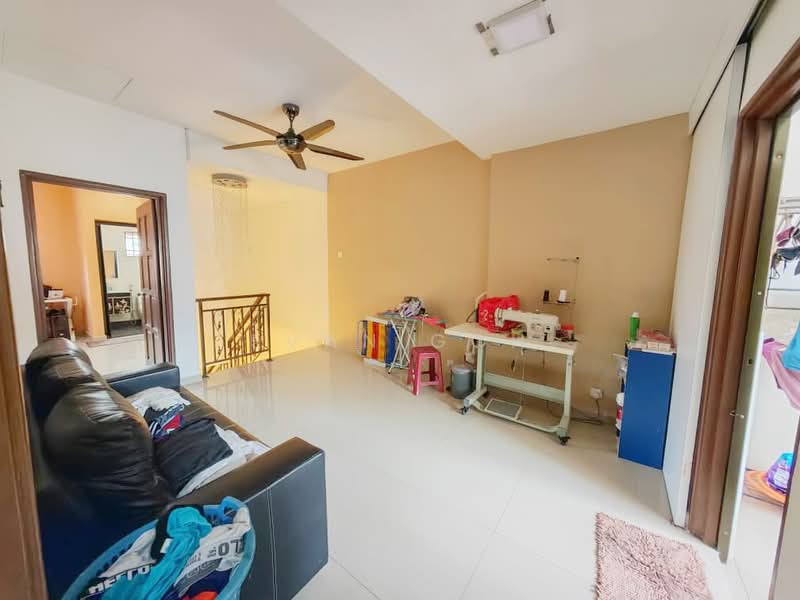 2-storey Terraced House for Sale in Taman Tasik Puchong (Puchong) - Evan Goh - Living Room - PropertyGuru.com.my