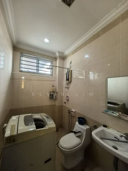 2.5-storey Terraced House for Sale in Kampung Batu Belah (Klang) - Alvin Lim - Bathroom - PropertyGuru.com.my