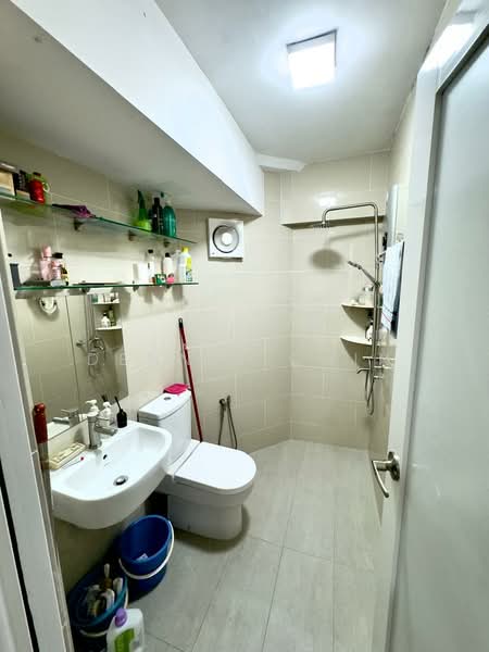 Pangsapuri untuk Dijual di Puteri Court - Dennix Chin - Bathroom - PropertyGuru.com.my