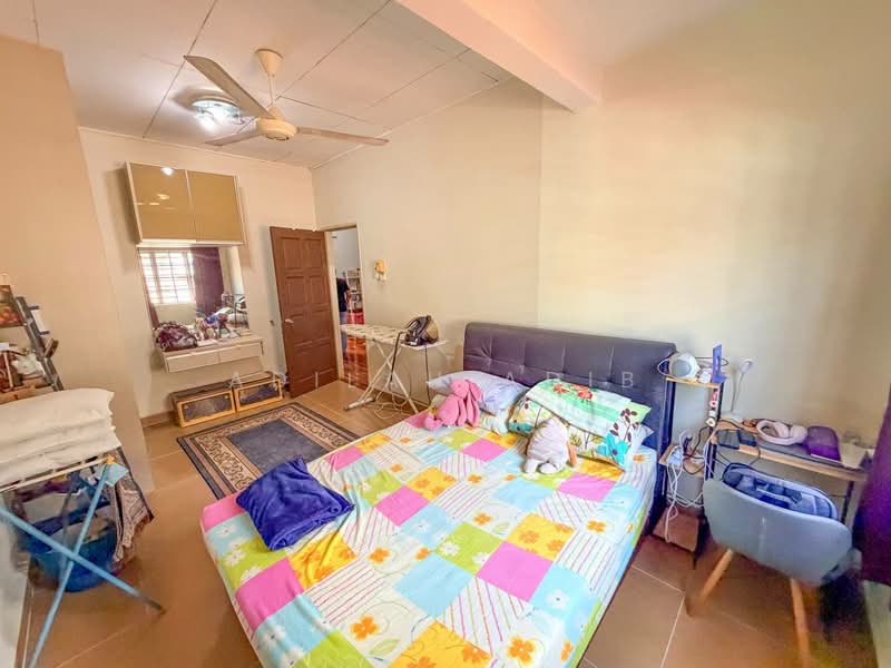Rumah Teres 2 Tingkat untuk Dijual di Bandar Tun Hussein Onn (Cheras) - Adilah Adib - Bedroom - PropertyGuru.com.my