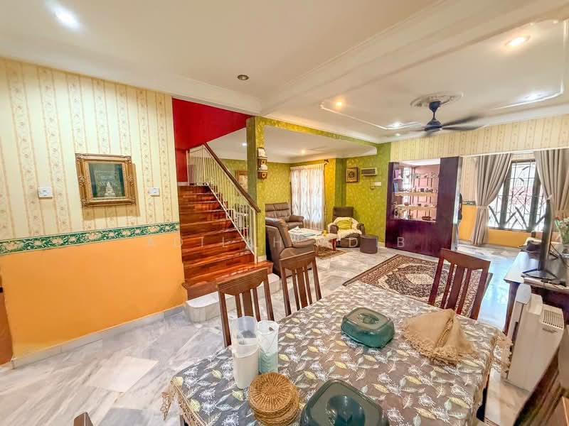 Rumah Teres 2 Tingkat untuk Dijual di Bandar Tun Hussein Onn (Cheras) - Adilah Adib - Living Room - PropertyGuru.com.my