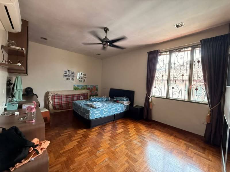 Semi-Detached House for Sale in Taman Impian Emas (Skudai) - Agnes . - Bedroom - PropertyGuru.com.my