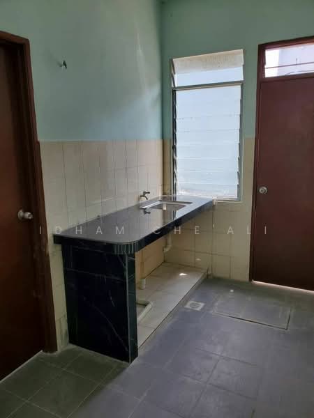 1.5-storey Terraced House for Sale in Taman Jack Bandar Baru Kuantan Putri (Kuantan) - Idham Che'Ali - Kitchen - PropertyGuru.com.my