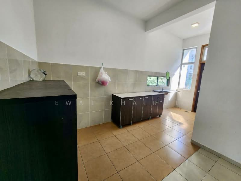 2-storey Terraced House for Sale in Serene Heights (Semenyih) - Ewat Khairul - Kitchen - PropertyGuru.com.my