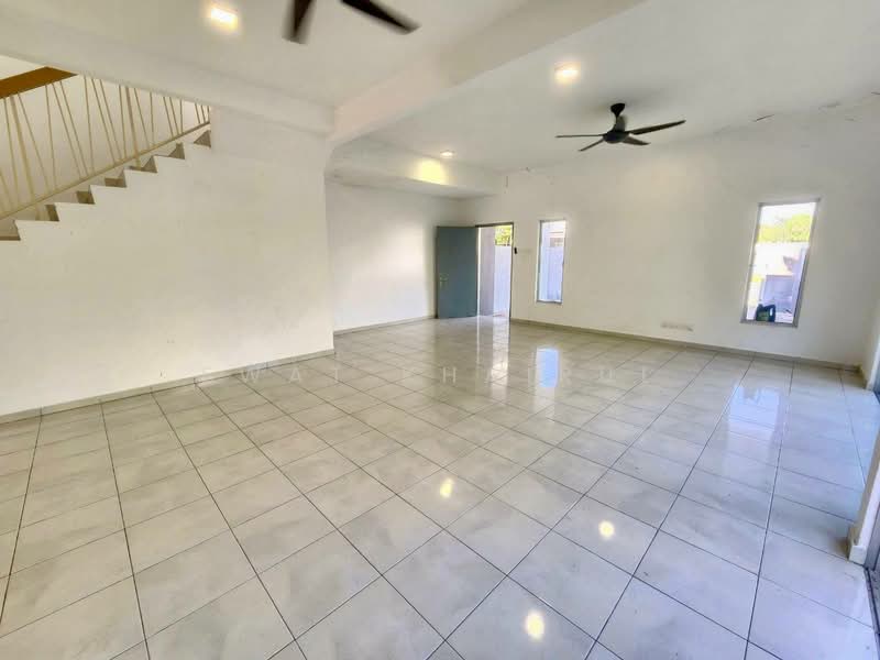 2-storey Terraced House for Sale in Serene Heights (Semenyih) - Ewat Khairul - Living Room - PropertyGuru.com.my