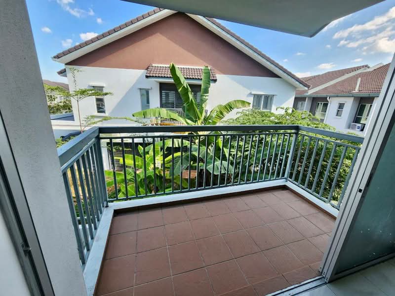2-storey Terraced House for Sale in Serene Heights (Semenyih) - Ewat Khairul - Balcony - PropertyGuru.com.my