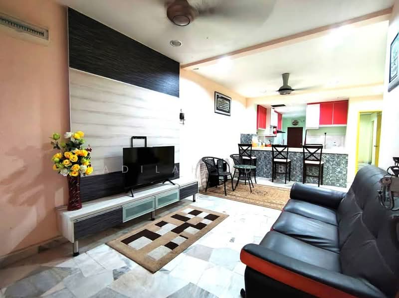 Rumah Teres 1.5 Tingkat untuk Dijual di Bandar Tun Hussein Onn (Cheras) - Adilah Adib - Living Room - PropertyGuru.com.my