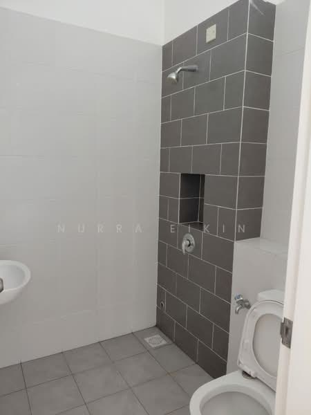 Rumah Kluster untuk Disewa di Semenyih (Selangor) - Nurra Eikin - Bathroom - PropertyGuru.com.my