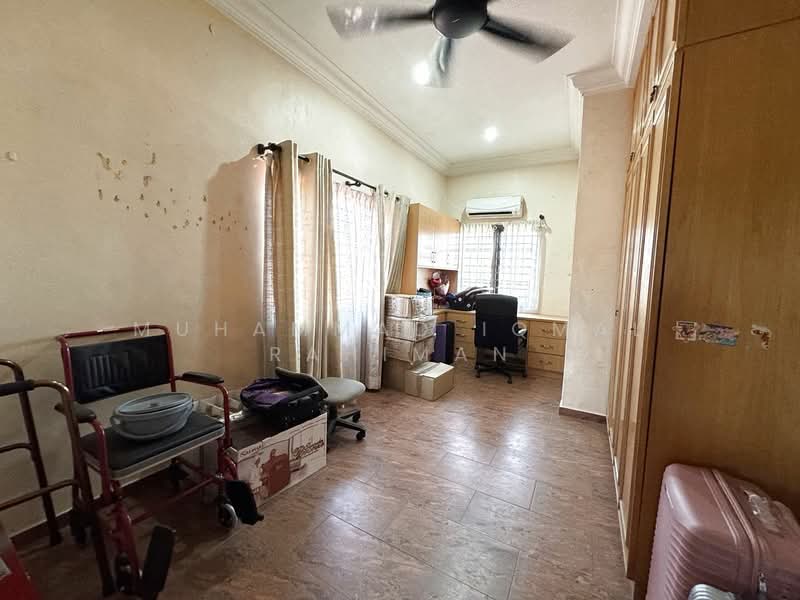 Bungalow for Sale in Kampung Tunku (Petaling Jaya) - Muhammad Iqmal Rahiman - Study - PropertyGuru.com.my